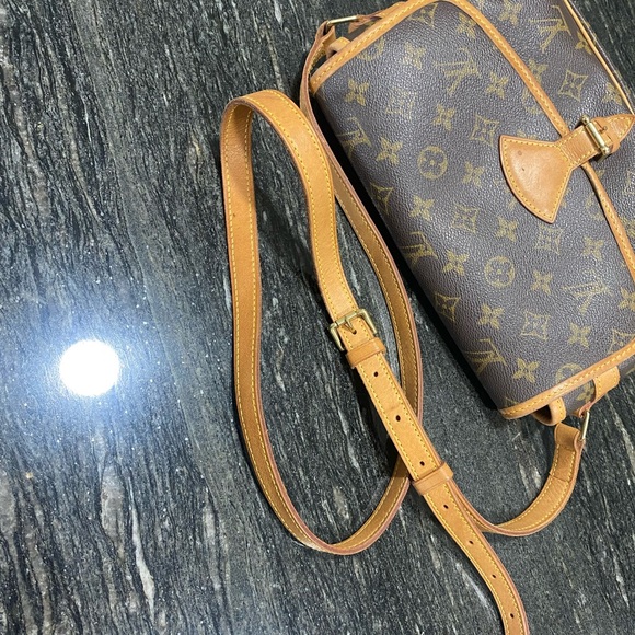 Louis Vuitton sologne purse - Picture 12 of 16